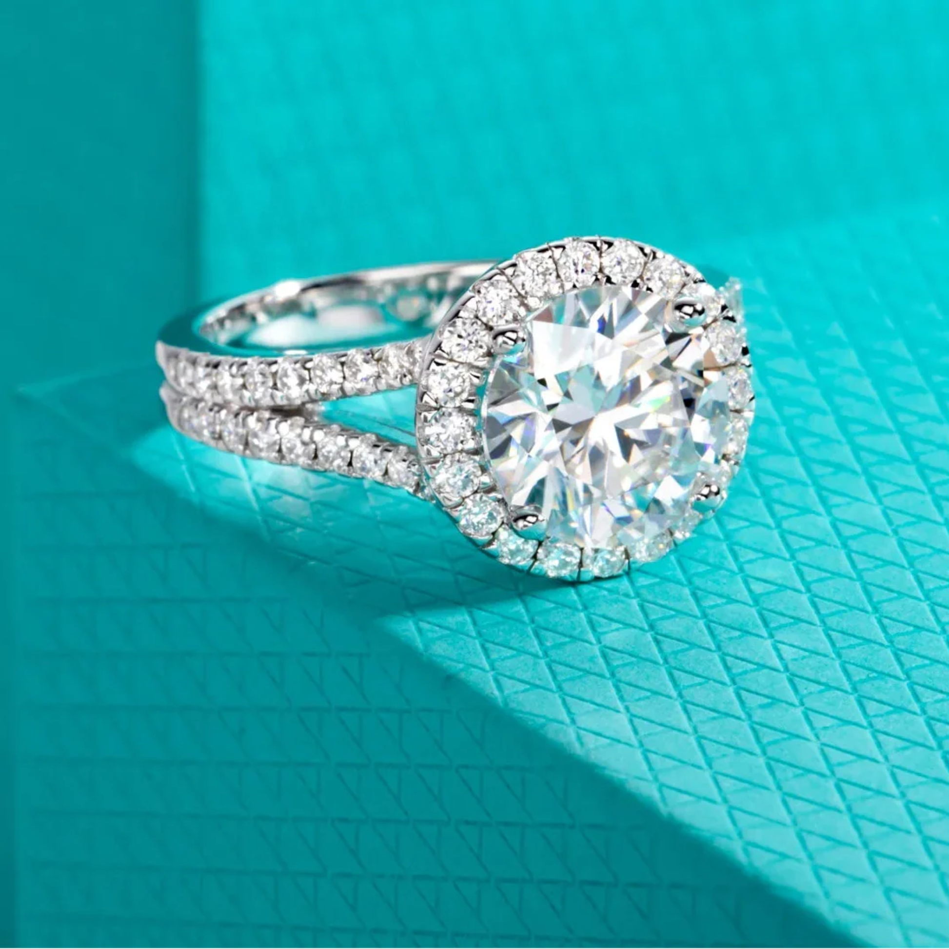 3 CT Round Cut Halo Moissanite Engagement Ring
