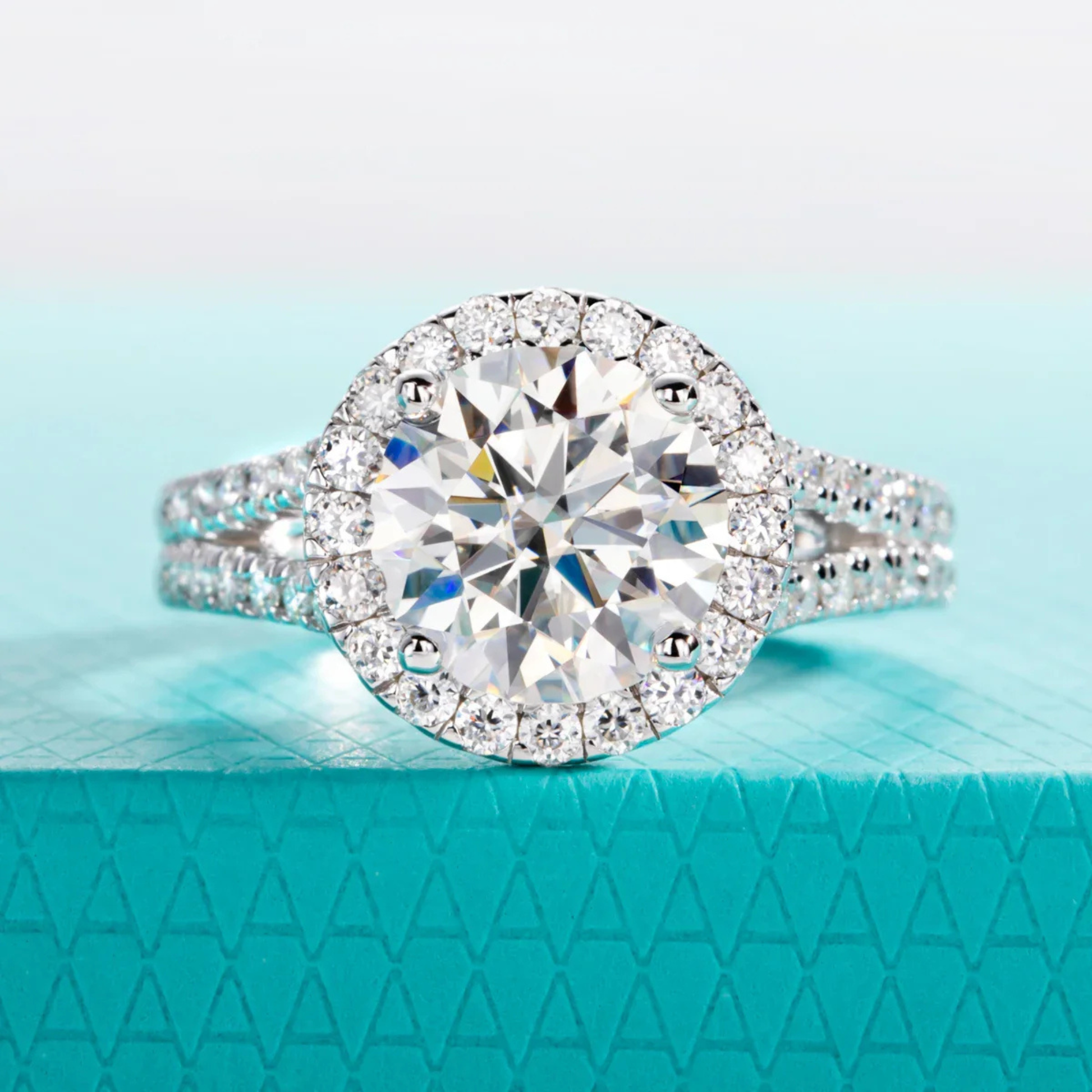 3 CT Round Cut Halo Moissanite Engagement Ring
