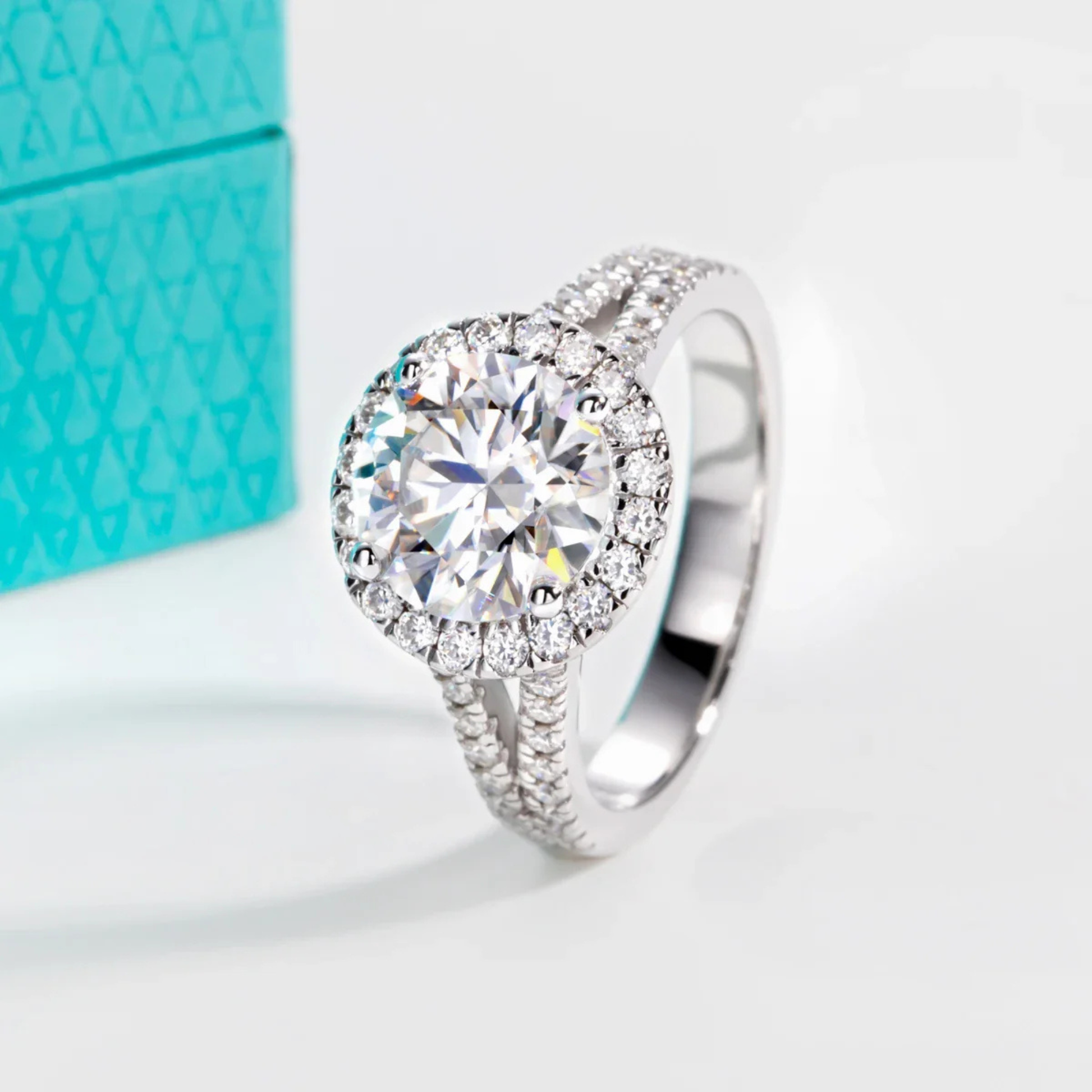 3 CT Round Cut Halo Moissanite Engagement Ring