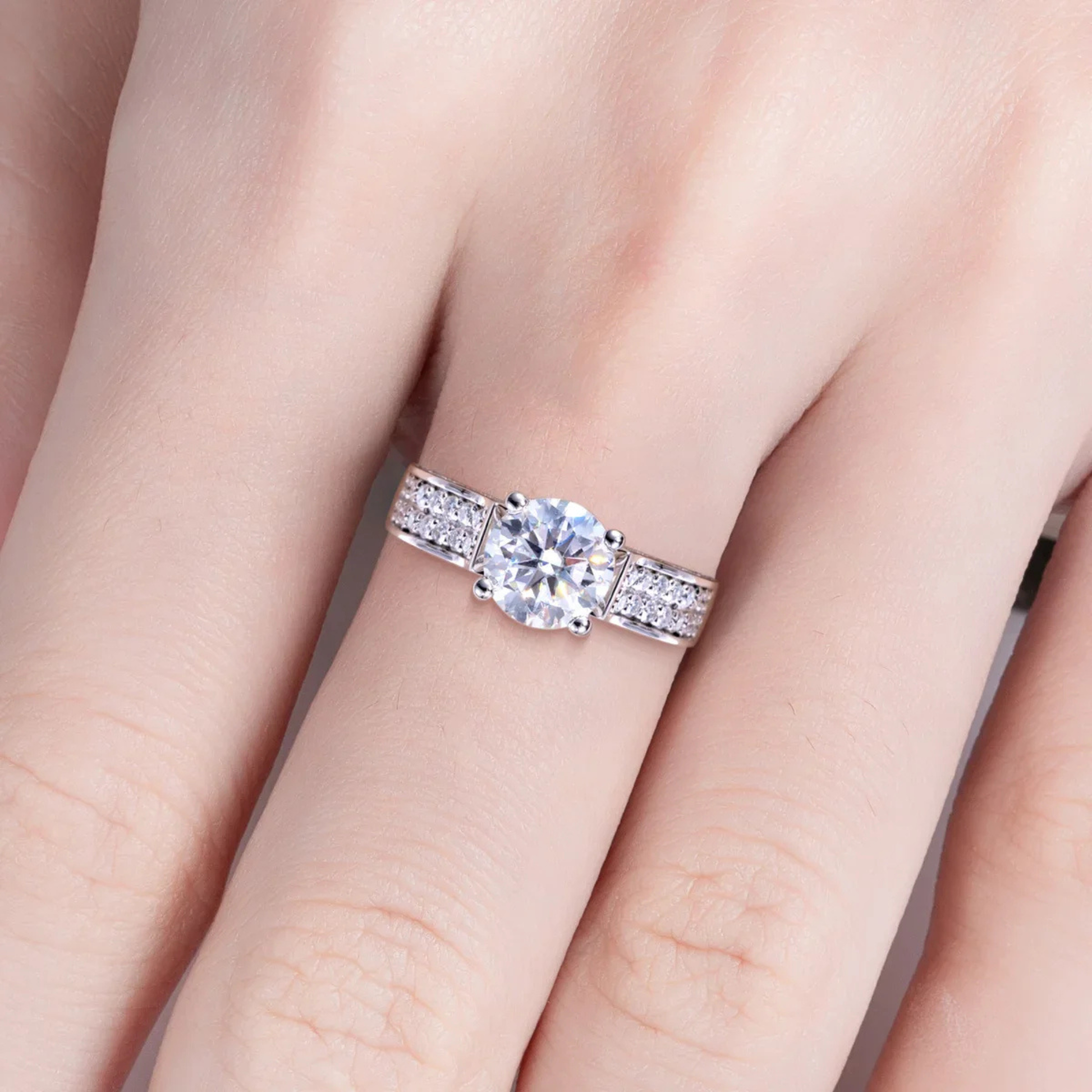 2 CT Round Cut Moissanite Engagement Ring
