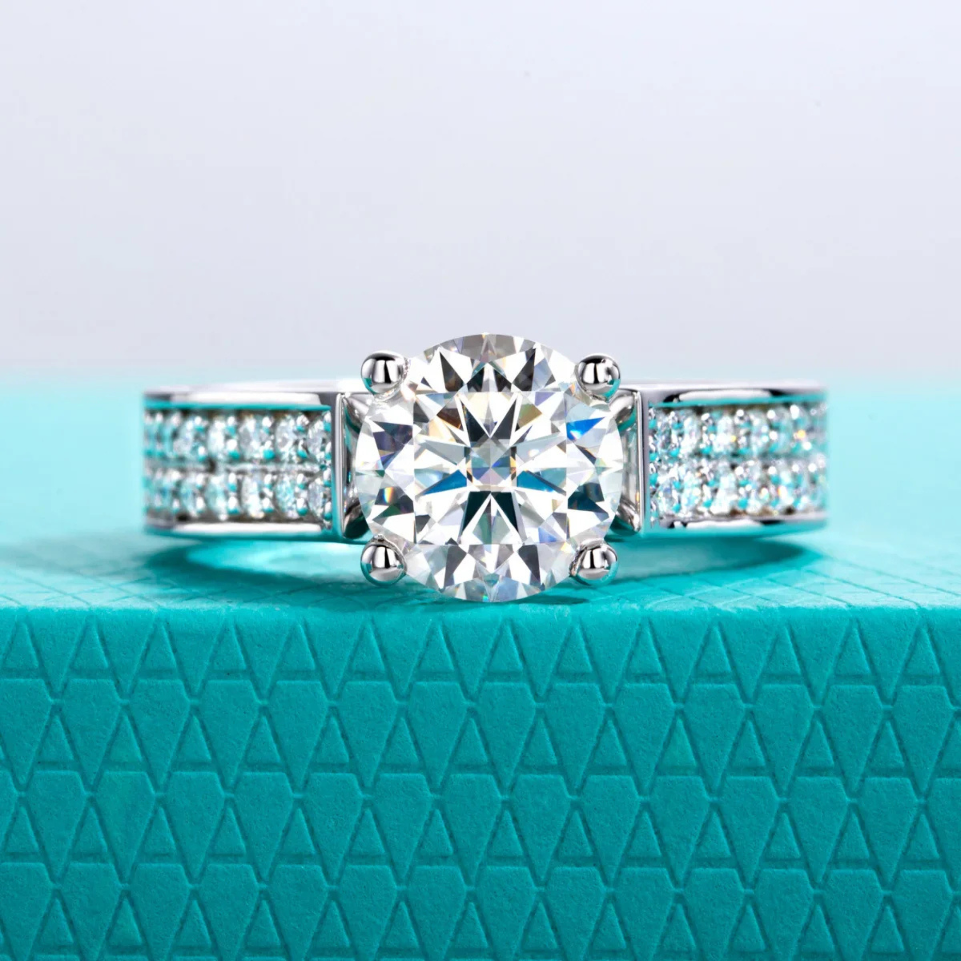 2 CT Round Cut Moissanite Engagement Ring
