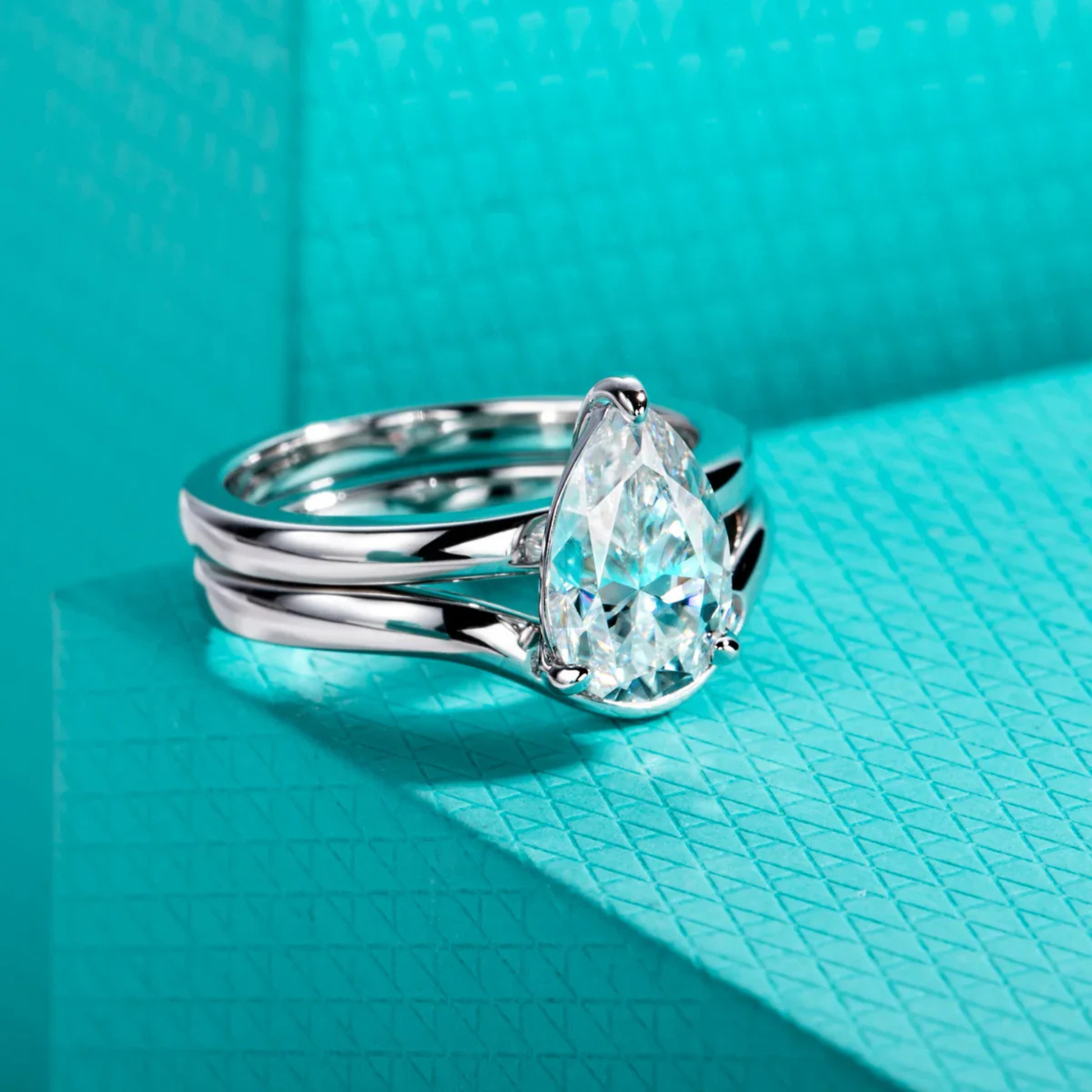 3 CT Pear Cut Moissanite Bridal Ring Set