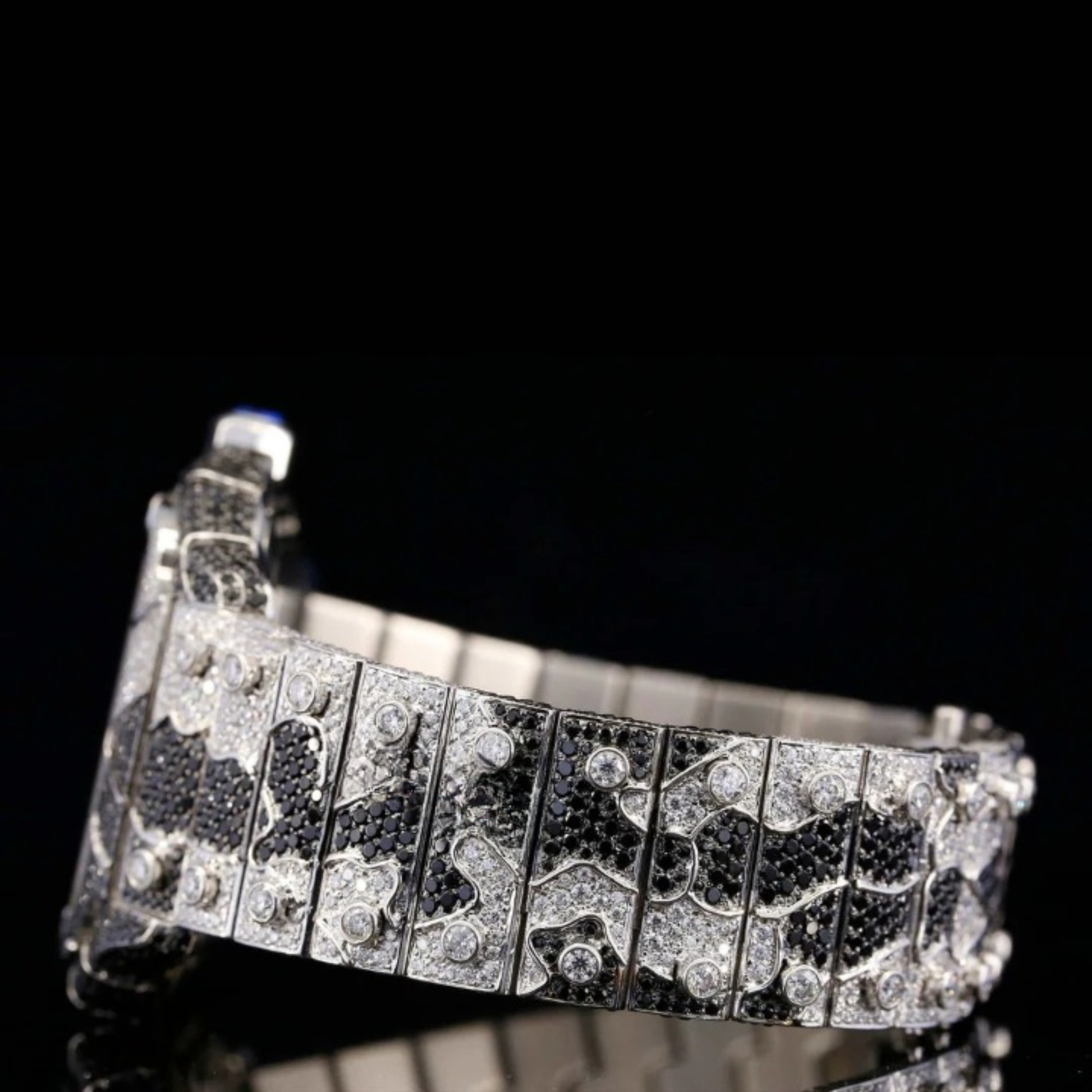 Luxury Aesthetic Snake Skin Pattern Iced Out Moissanite Watch
