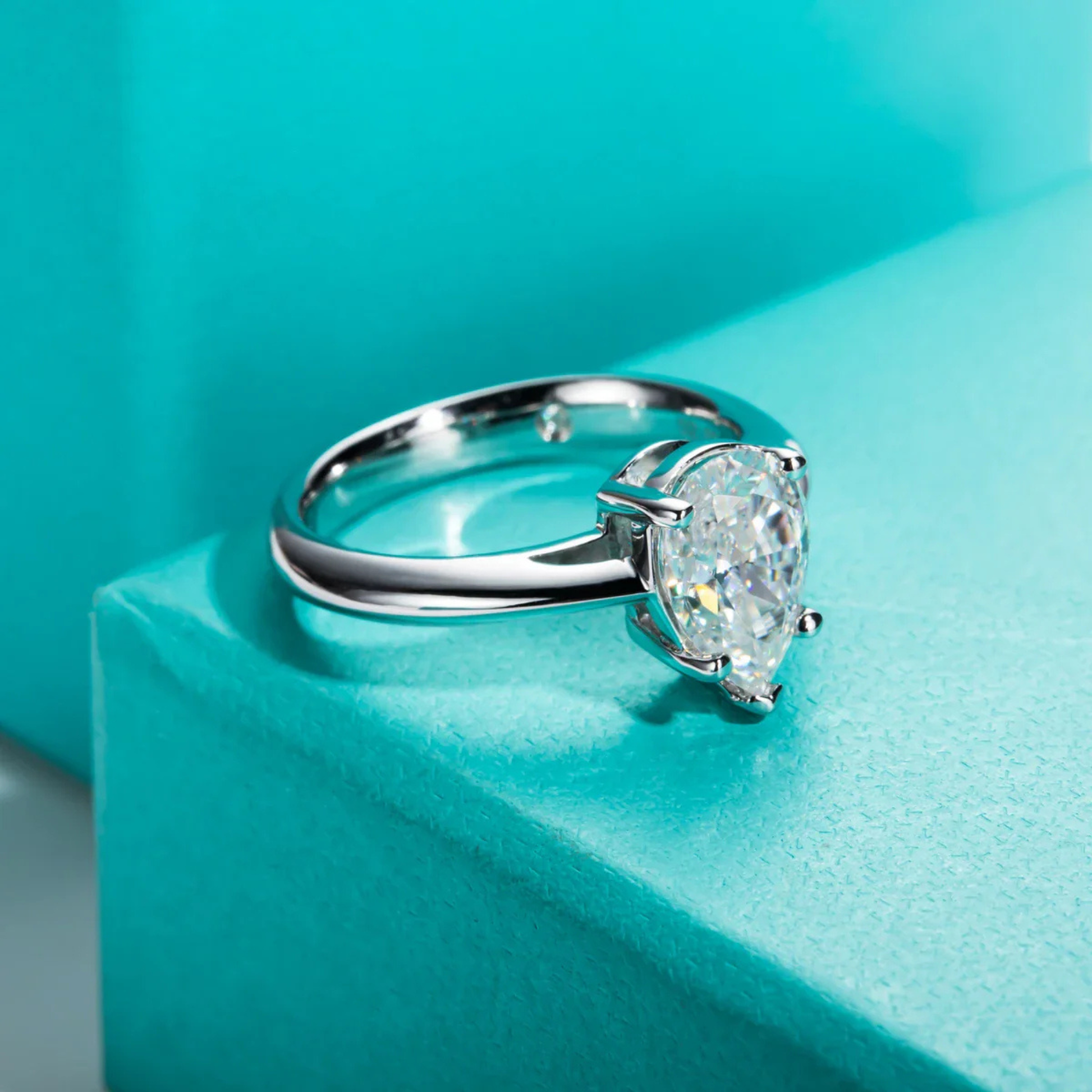 VVS1 2.5CT Pear Cut Engagement Ring