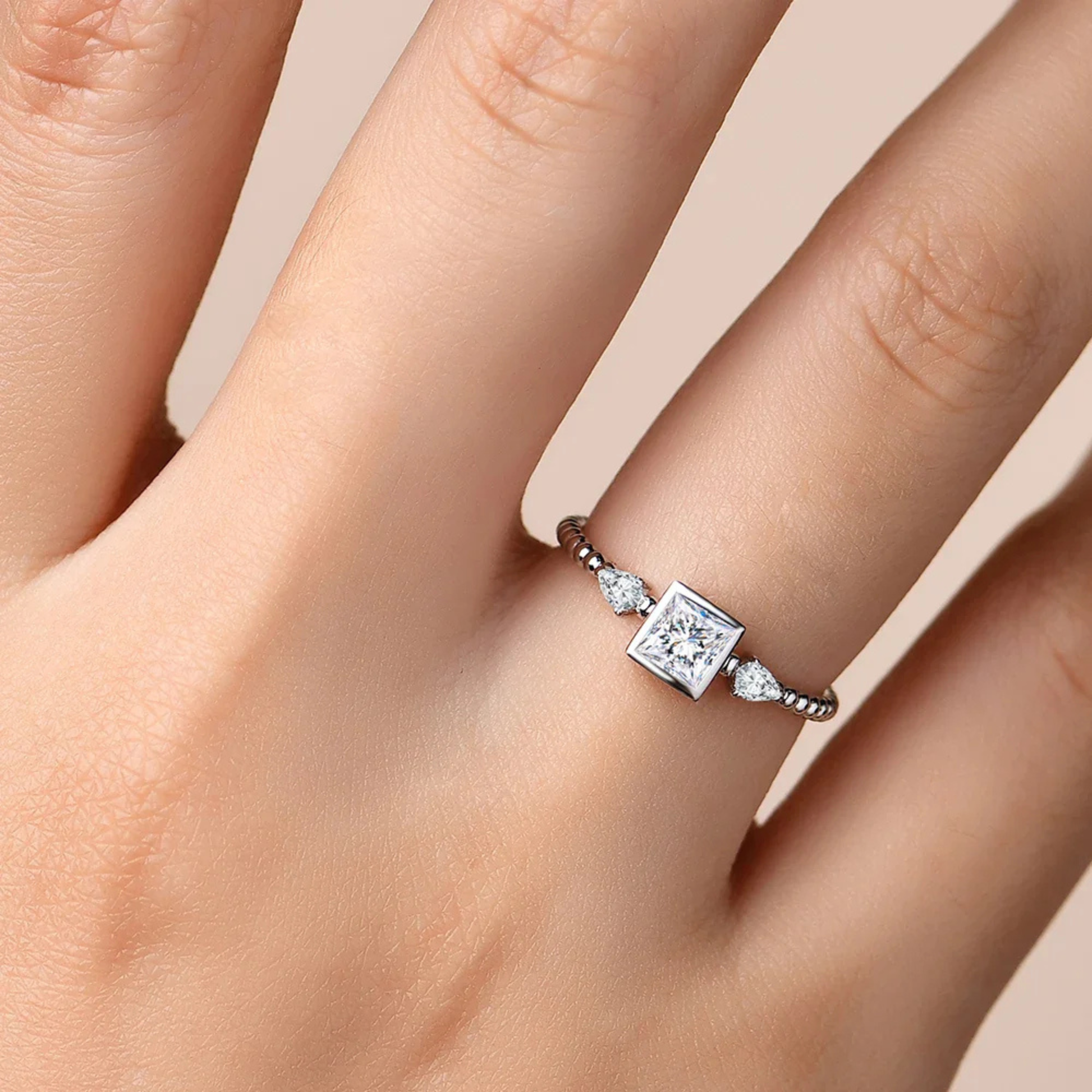 VVS1 D Color Princess Cut | 4*4mm Moissanite Ring