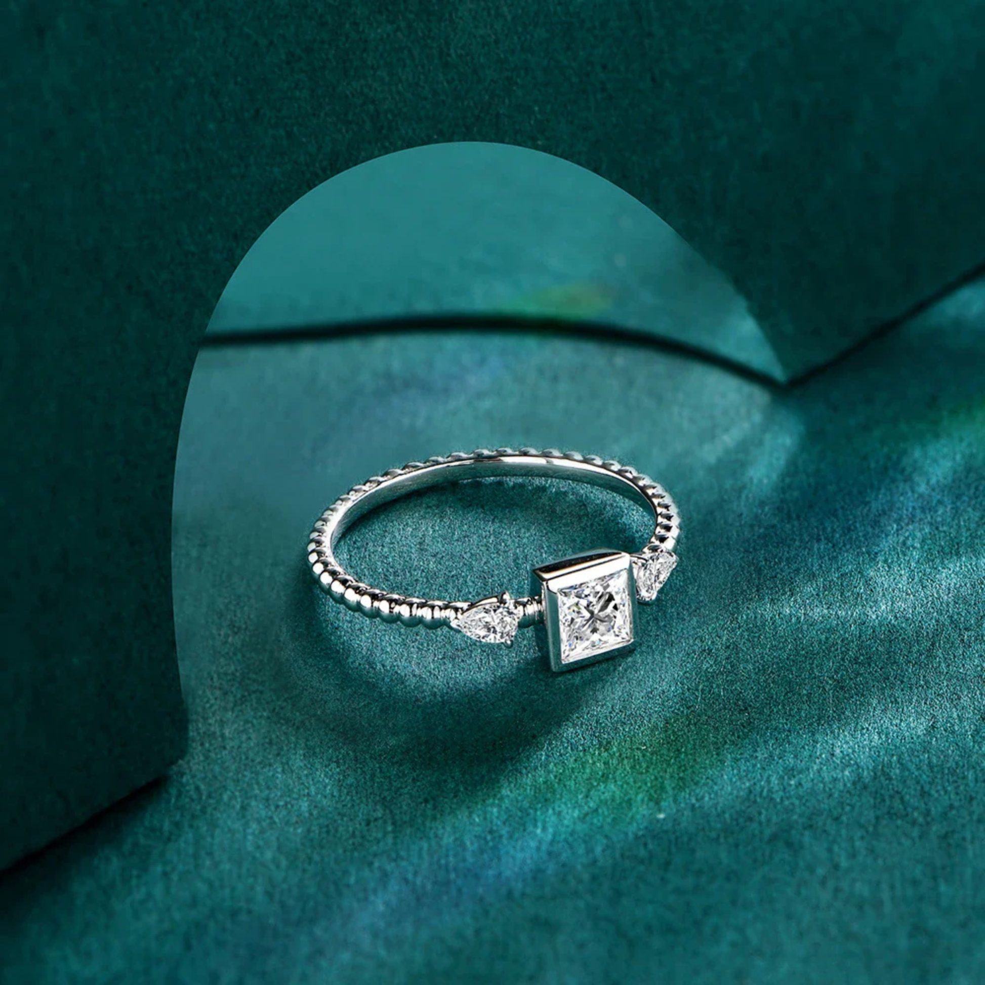 VVS1 D Color Princess Cut | 4*4mm Moissanite Ring