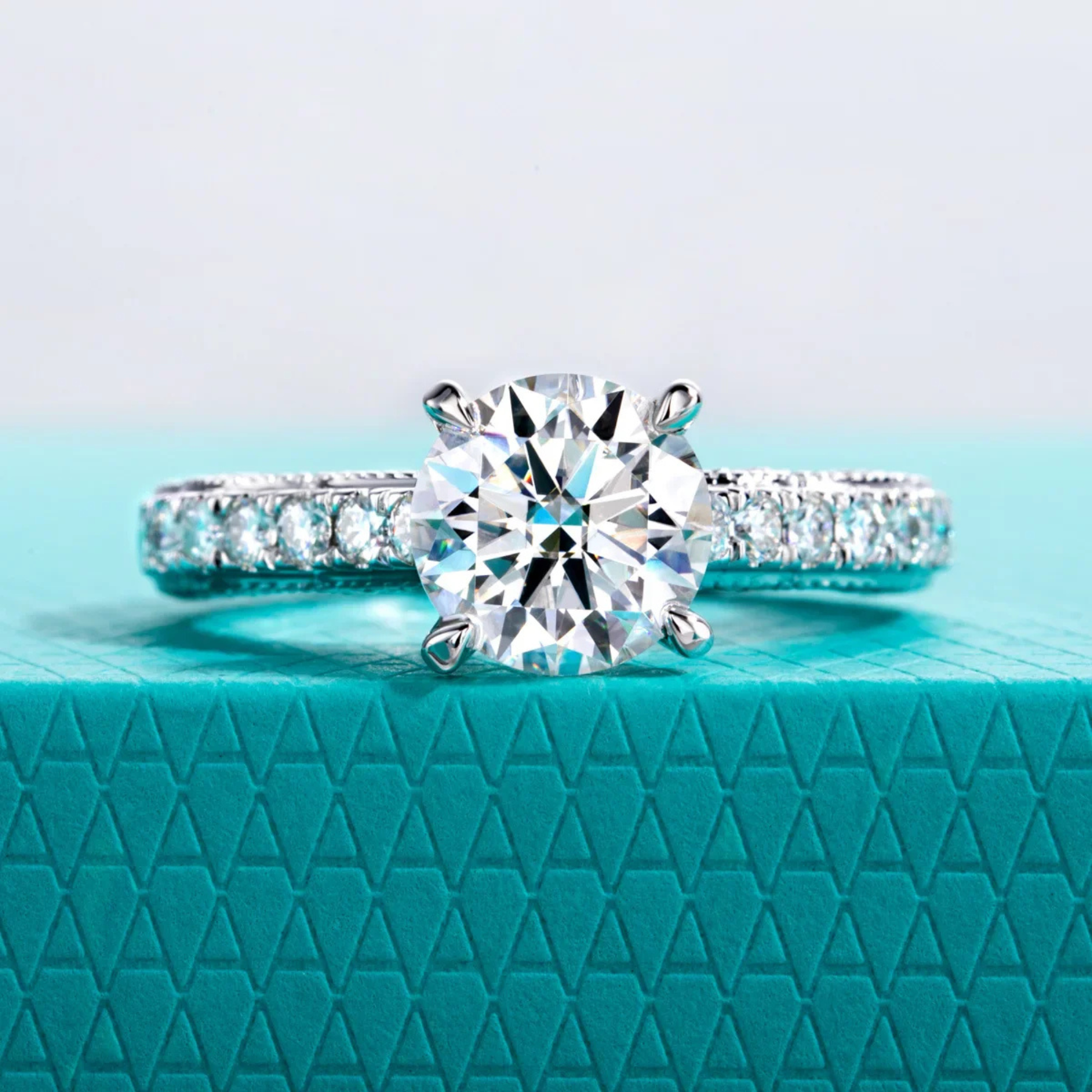 2 CT Round Cut Moissanite Engagement Ring