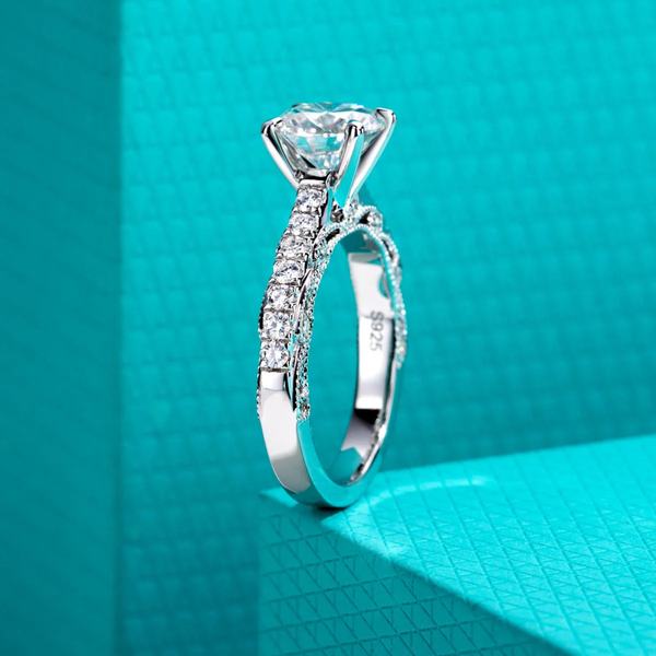 2 CT Round Cut Moissanite Engagement Ring