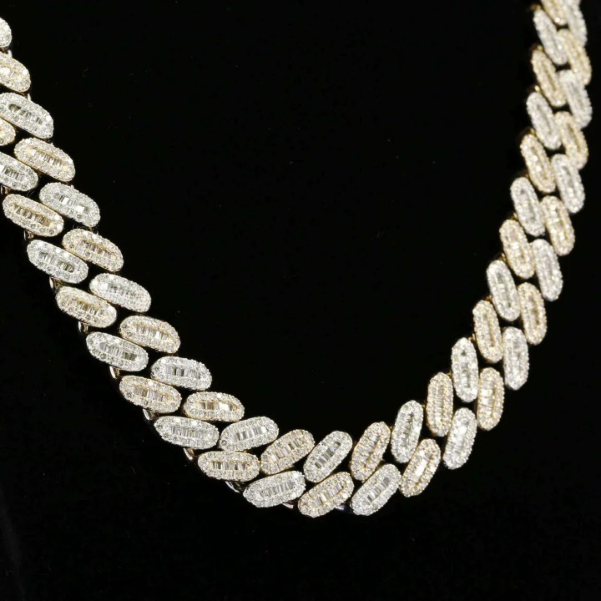 Moissanite Diamond Iced Out Hip Hop 22mm Cuban Link Chain