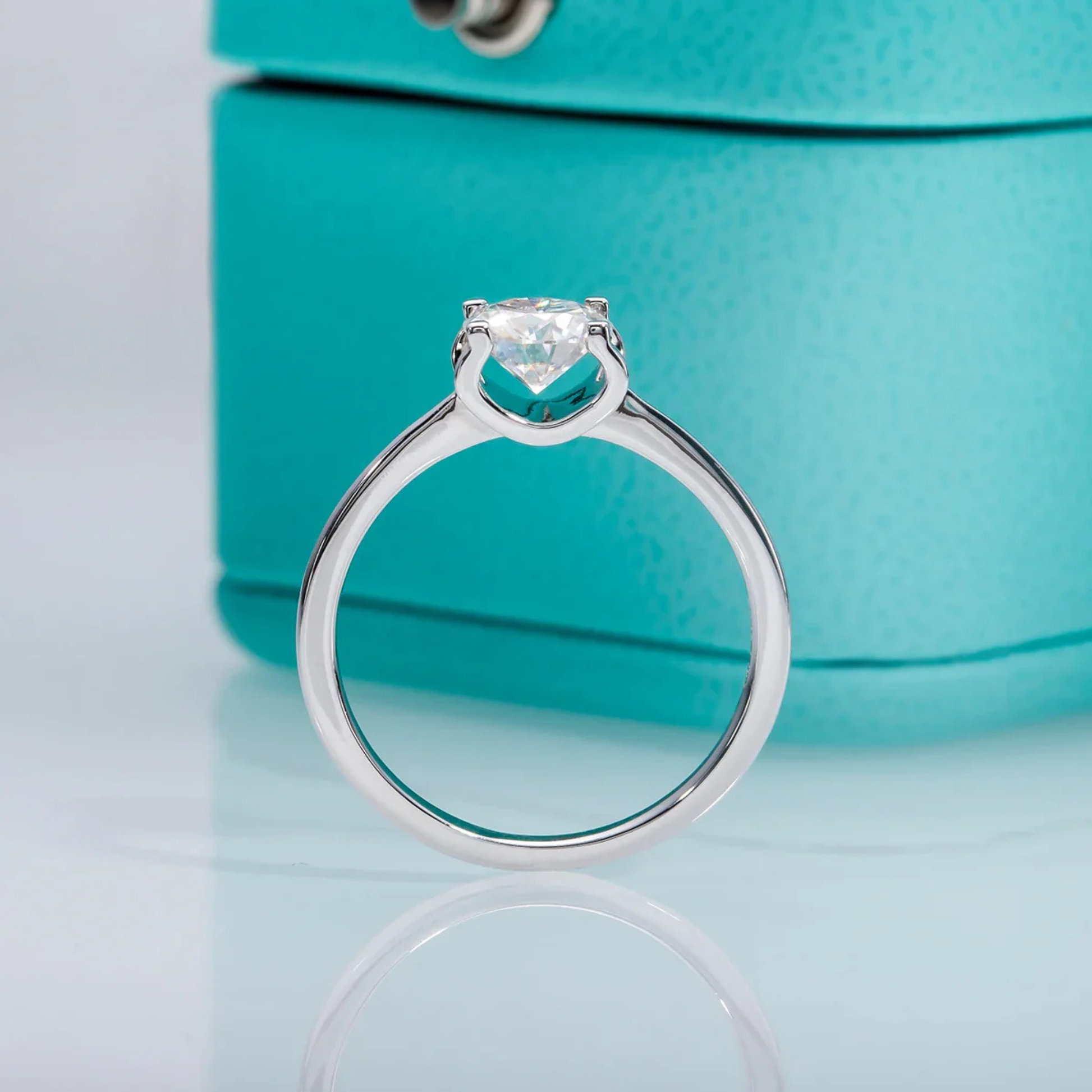 1 Carat Round Cut Moissanite Engagement Ring