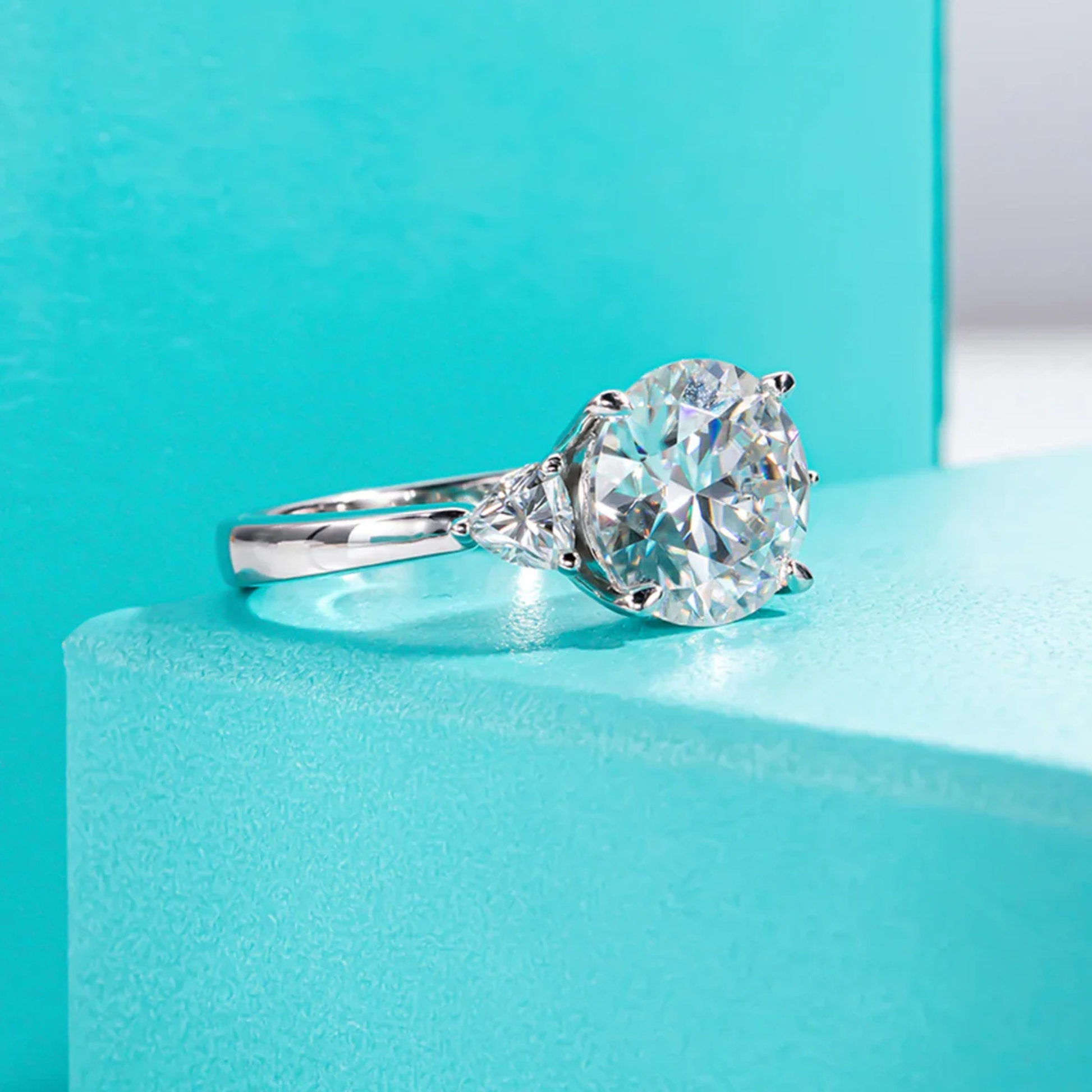 4.6 CTTW Round Cut Moissanite Engagement Ring