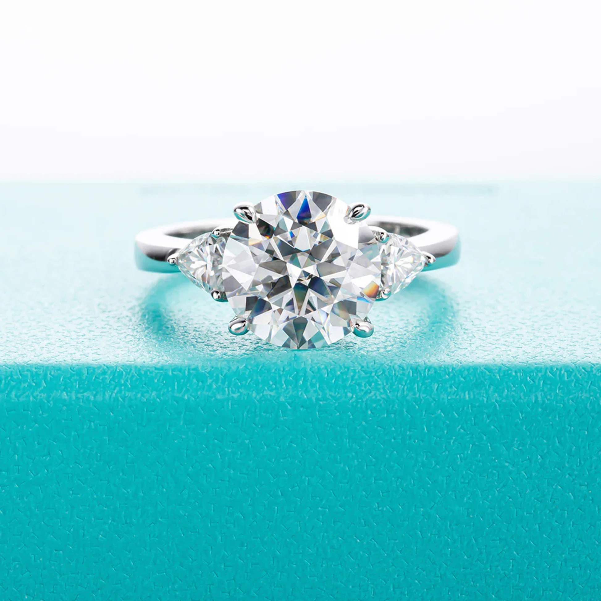 4.6 CTTW Round Cut Moissanite Engagement Ring