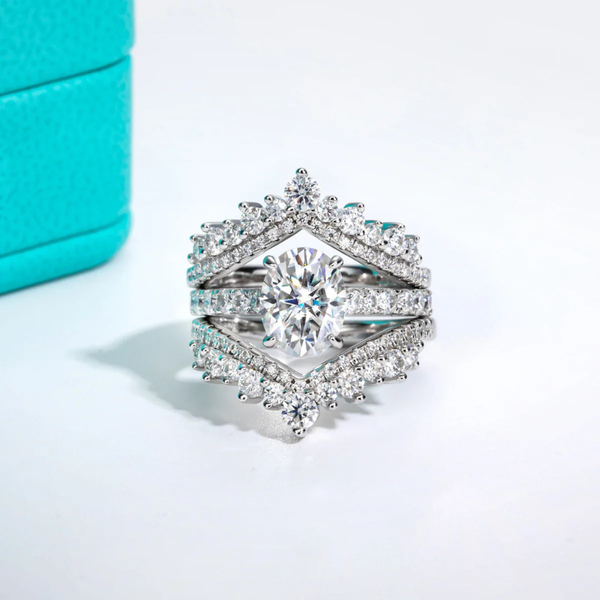 2 CT Oval Cut Moissanite Engagement Ring
